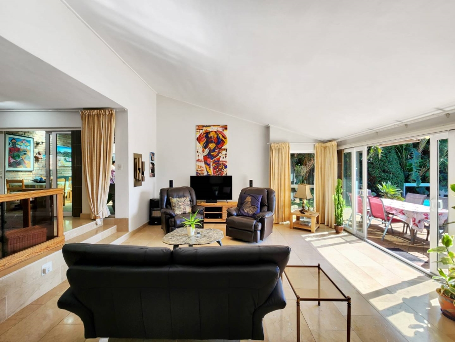 To Let 3 Bedroom Property for Rent in Zeekoevlei Western Cape